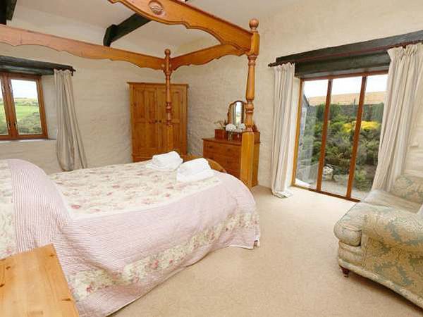 Marhayes - Dog Friendly Cottage at Helsbury Park